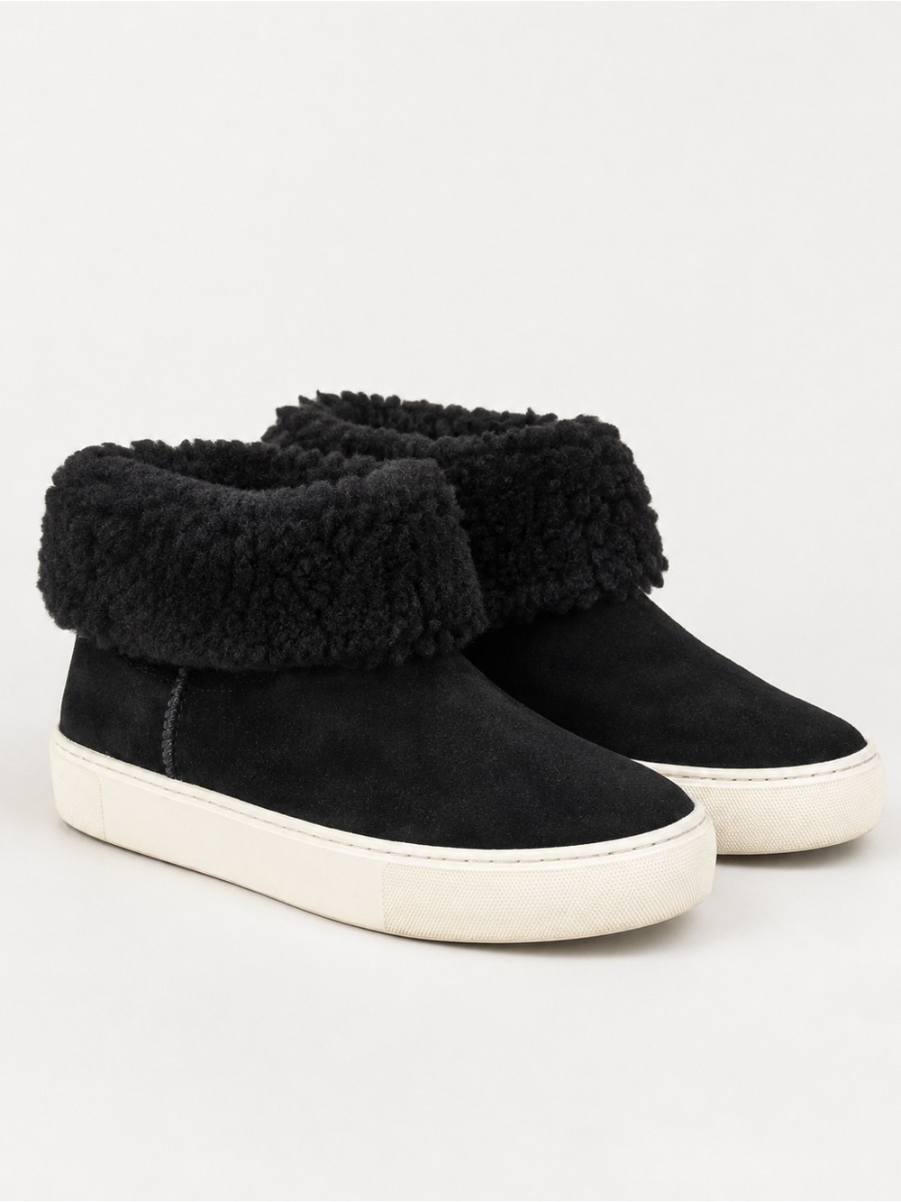 UGG Lynus Black Suede Shearling Cuff Sneaker Boots Women’s Size 8 1123692
